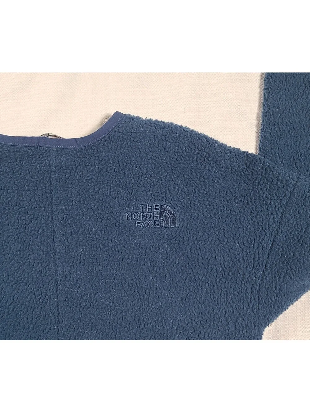 Girls size M, The North Face Navy Blue Fleece Jacket with Front Pockets